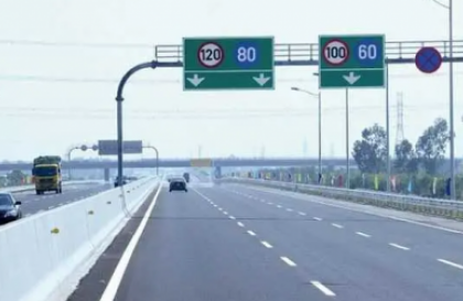 Nghị định 168 - Lỗi trừ 2 điểm GPLX ô tô: Điều khiển xe chạy quá tốc độ quy định từ 10 km/h đến 20 km/h